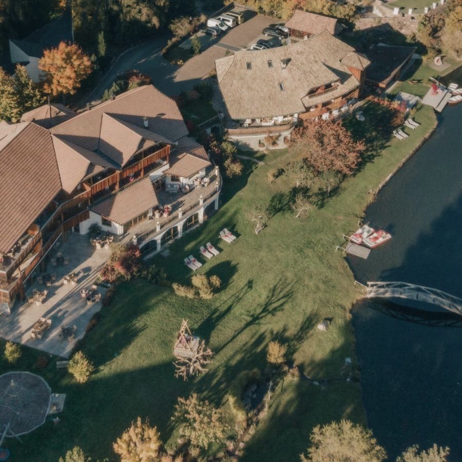 <strong>H&ocirc;tel au bord d&rsquo;un lac au Tyrol du Sud</strong> &ndash; vivre le <em>Temps du Lac</em> au Weihrerhof