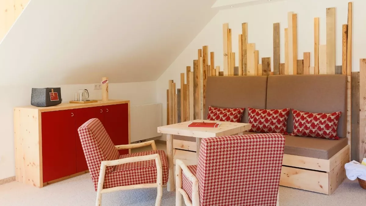 suite-roarer-zirbenholz-zimmer-weihrerhof-naturhotel-suedtirol